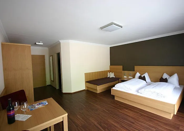 Herzblut - Joker Card Included In Summer Hotel