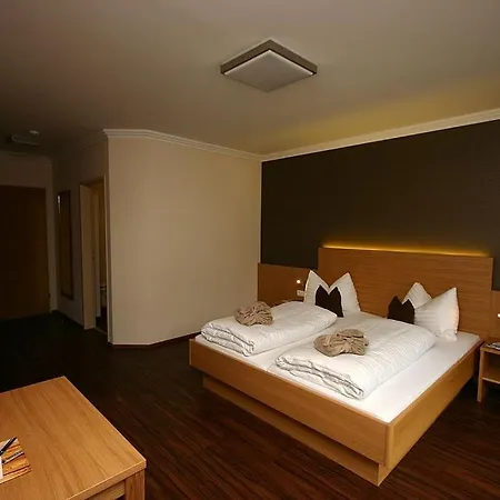 Hotel Herzblut - Joker Card Included In Summer