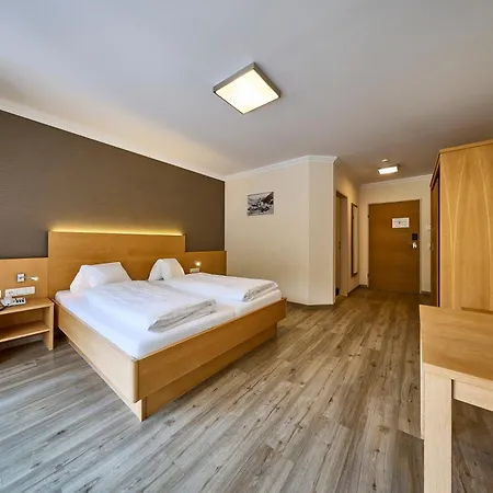 Leni-Marie Saalbach Hotell 4*