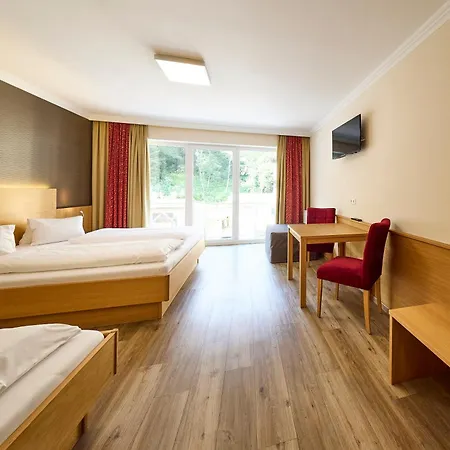 Leni-Marie Saalbach Hotell