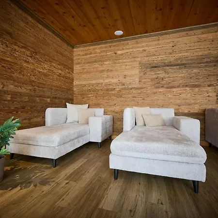Leni-Marie Saalbach Hotell