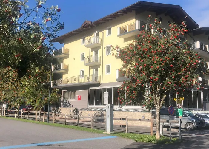 Hotell Herzblut - Joker Card Included In Summer