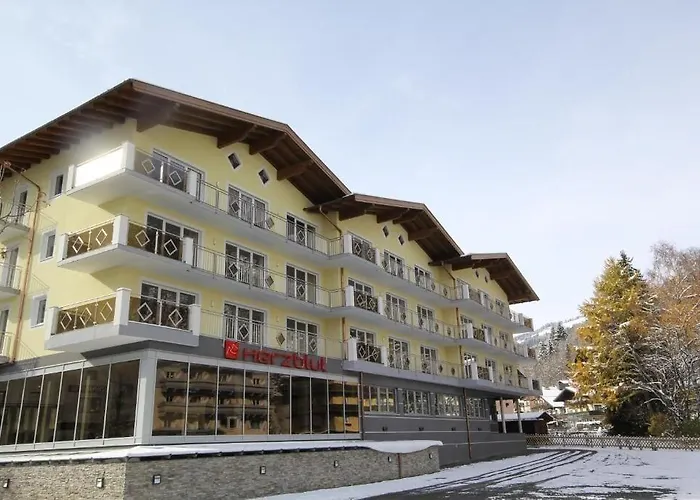 Herzblut - Joker Card Included In Summer Hotel