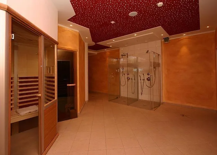 Hotell Herzblut - Joker Card Included In Summer